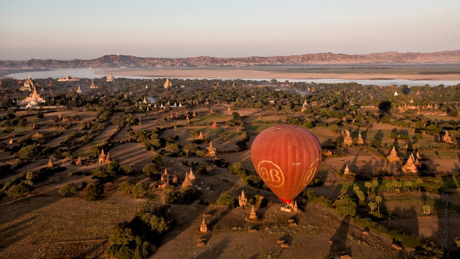 La plaine de Bagan dans une boucle de l'Ayeyarwady