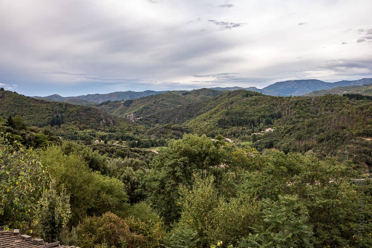 Depuis le hameau de Chirols, belle vue sur les massifs de Haute Ardèche