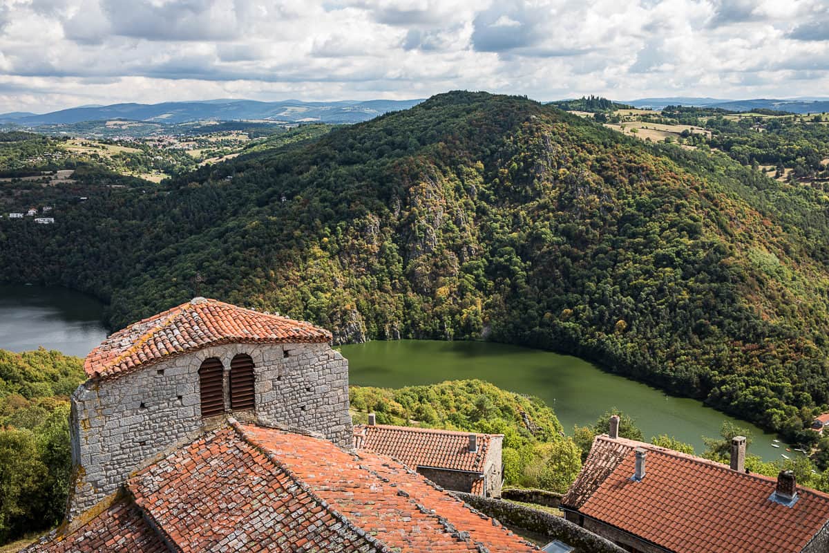 L'église vue du haut de la Tour de Chambles